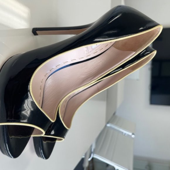 Like New! Worn once! Authentic Miu Miu Pumps - Picture 8 of 9